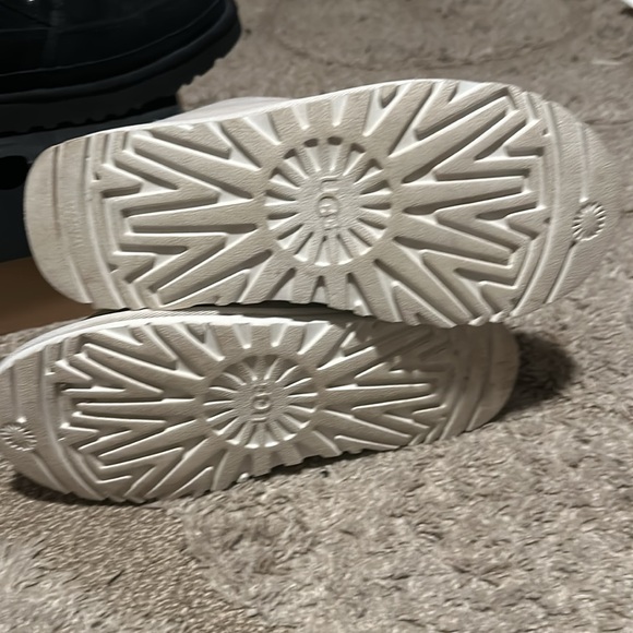 UGG 3 pairs 60 each and care kit $20
Thanks for looking
Let’s make a deal - Picture 7 of 17